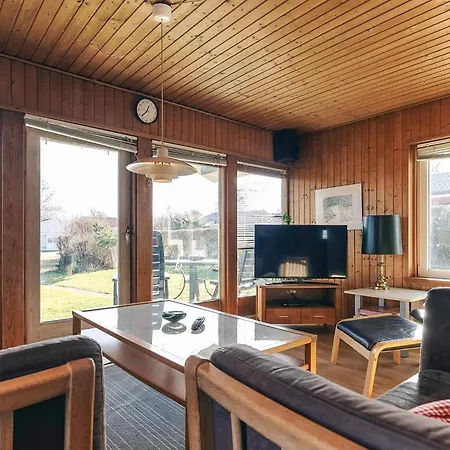 6 Person In Karrebaeksminde-by Traum *